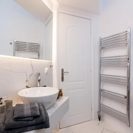 Apartment Casa Scheria With Private Garden